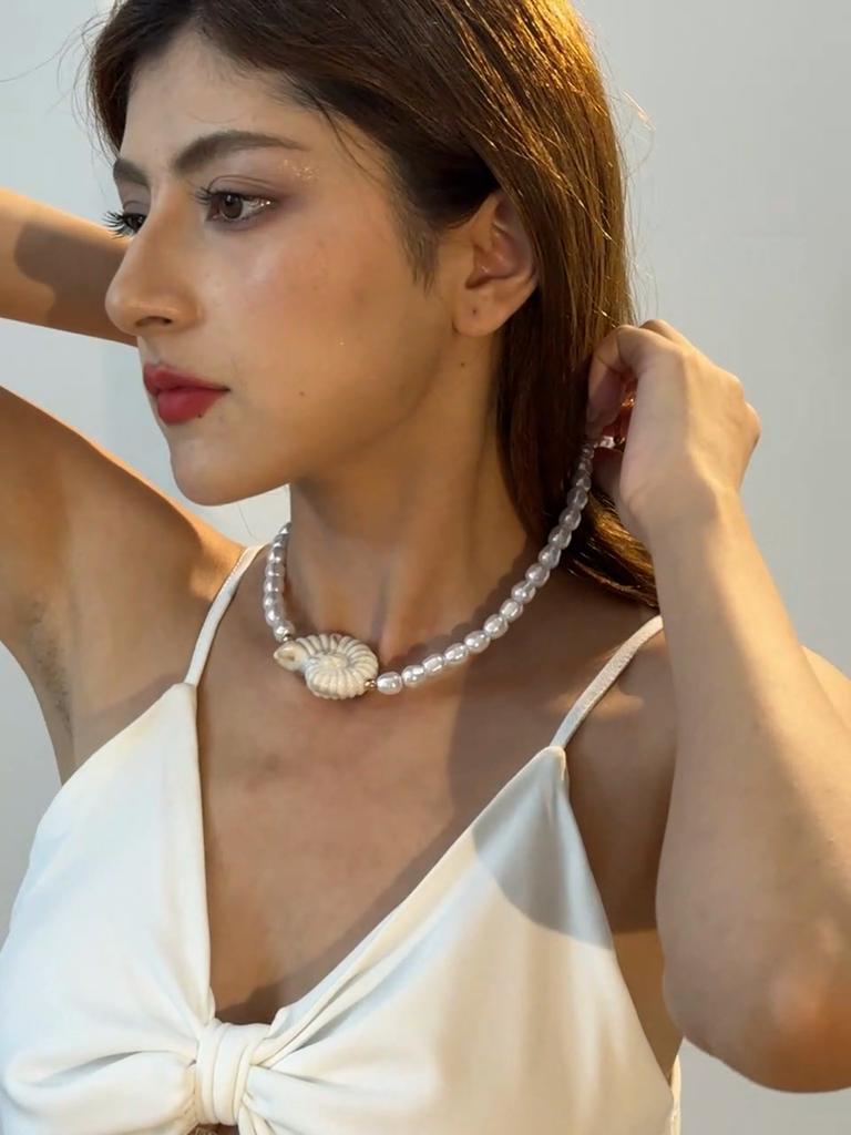 Colier acrilic cu imitație de perle neregulate, la modă și creativ, în formă de scoică, pentru bijuterii de damă, potrivit pentru vacanță la plajă, bijuterii pentru petrecere pe plajă