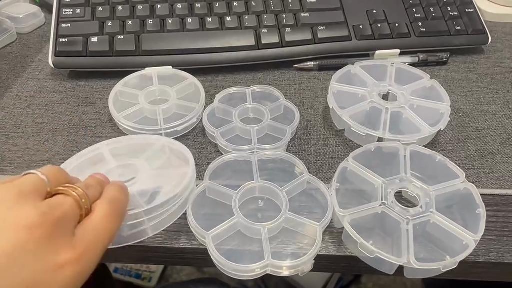 8 Grids Round Clear Plastic Storage Box Divider Container for Beads Jewelry DIY Crafts Nail Art