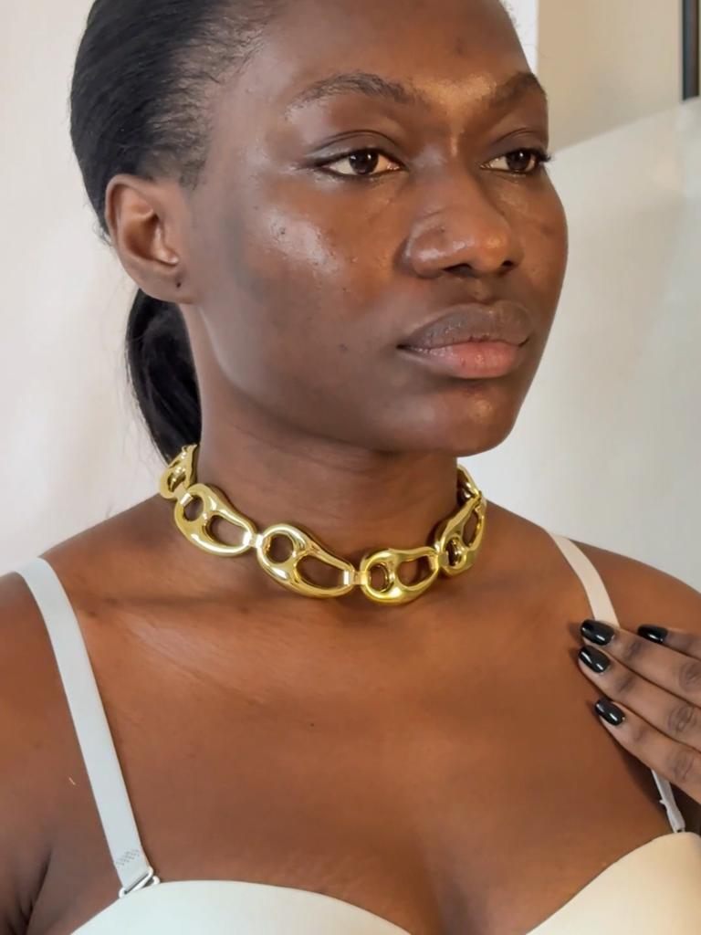 Colar Curto Hiphop de Personalidade Dourada Estilo Europeu Americano para Mulheres Joias Colar Choker Acrílico CCB Exagerado