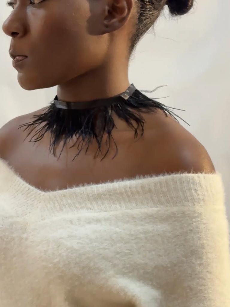 Módní krátký náhrdelník s peříčkovými střapci v dark gotickém stylu pro ženy, šperky, jednoduchý kreativní choker náhrdelník