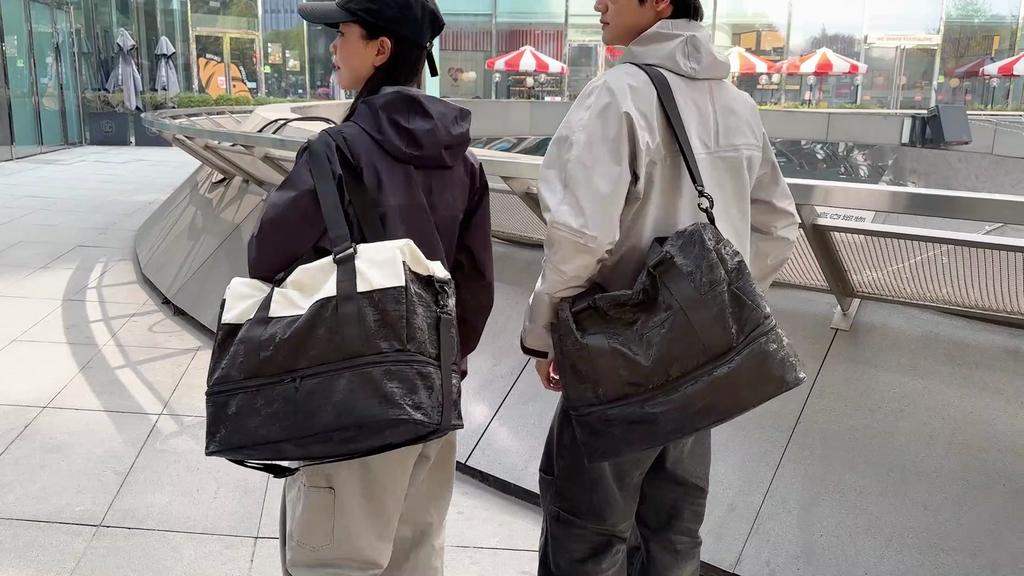 Travel Bag Outdoor Large Capacity Lightweight Handbag Shoulder Crossbody Bag