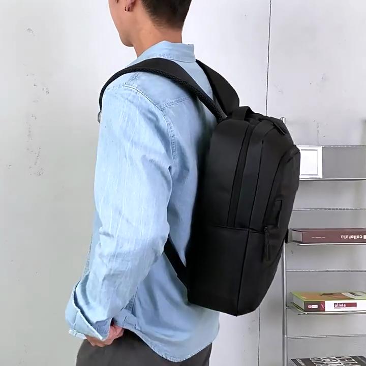 Nový unisexový jednobarevný voděodolný a prodyšný business fashion ležérní všestranný batoh na každý den