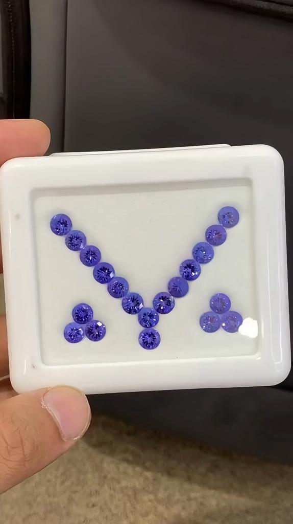 Natural Round Cut Tanzanite Gemstone Lot, AA+ Quality 20 Pieces Round Box Pack Lot.