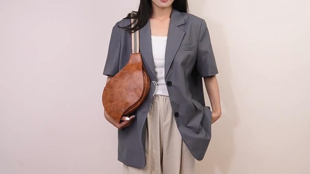 Vintage Style Faux Leather Crossbody Sling Bag with Adjustable Strap and Buckle Closure, Occasion  Edge Paint DetailingChic Versatile Shoulder Bag 