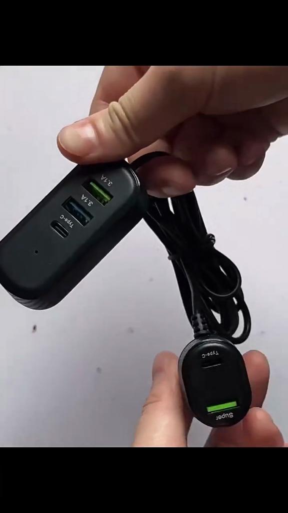 Caricabatterie da Auto 12V-24V 100W a 5 Porte 66W Super Ricarica Rapida Doppia USB+Type C con Display Tensione Cavo 150cm per iPhone/Android
