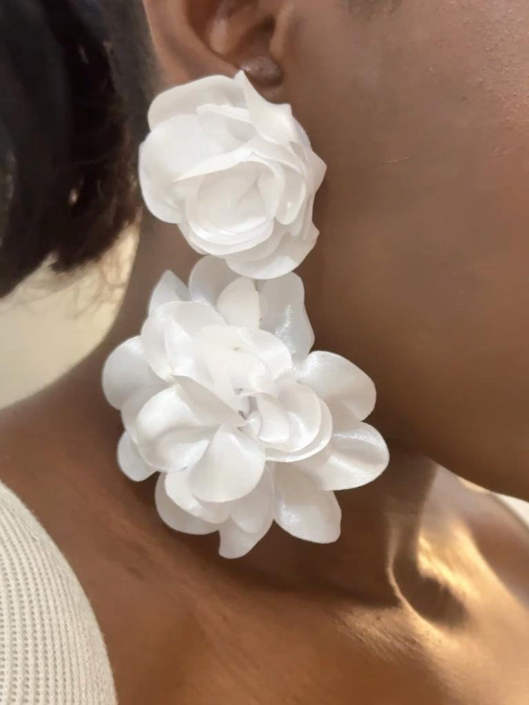 2PCS European Fashion Polychrome Simulated 3D Flower Dangle Earrings Jewelry for Women Girls Fresh Big Flower Party Holiday Jewelry