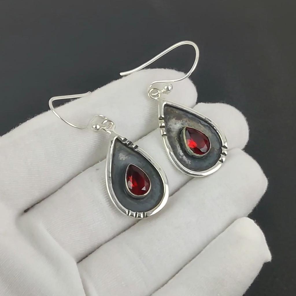 Boucles d'oreilles délicates en grenat rouge, argent sterling 925, bijoux bohèmes faits main, boucles d'oreilles pendantes, cadeau de fête des mères
