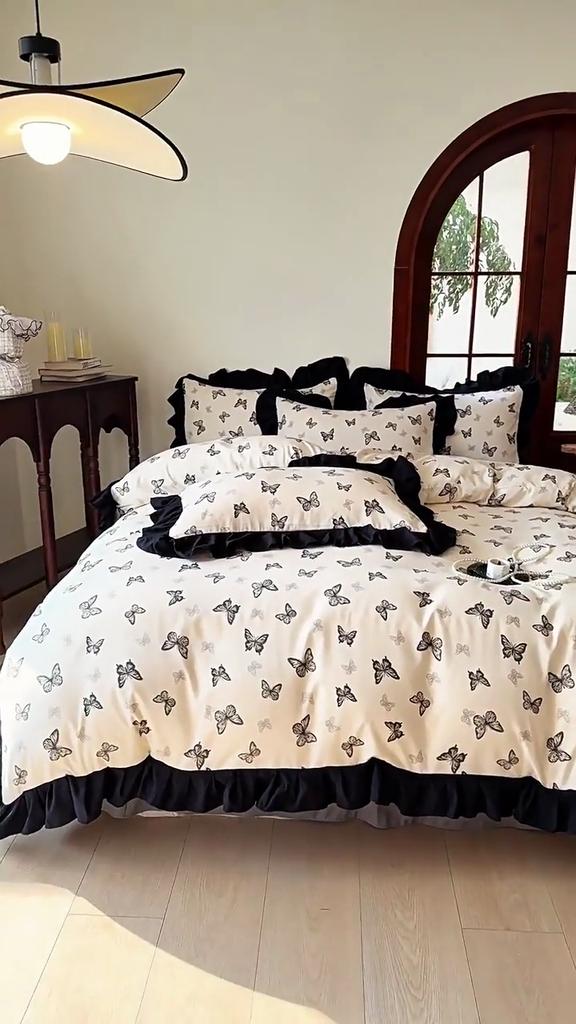 Bedding Four-piece Set Printed Skin-friendly Water Wash Sheets Quilt Cover Pillowcase Set