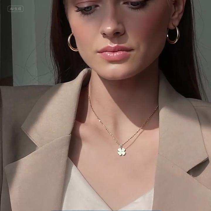 Single-petal Diamond-encrusted Four-leaf Flower Titanium Steel Necklace, Women's Model, Light Luxury Niche Fashion Multi-purpose Collarbone Chain