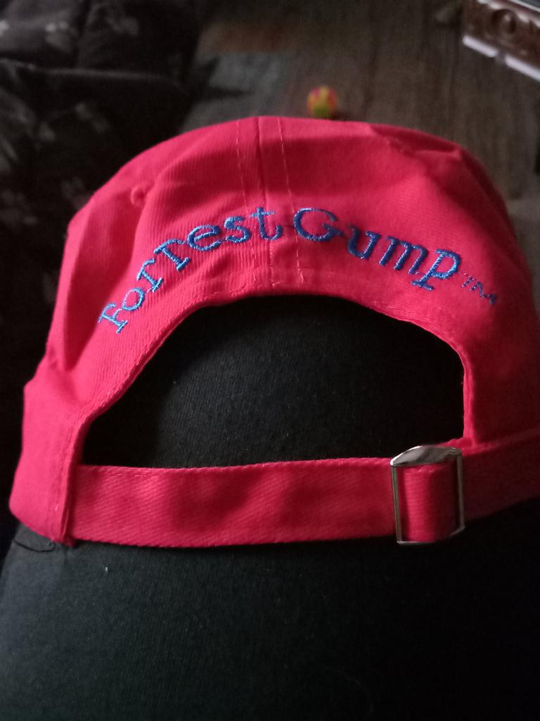 Bubba Gump Shrimp Co. Berretto Unisex Baseball Regolabile - Ricamato, Cotone, Snapback, Visiera Curva, Rosso/Nero