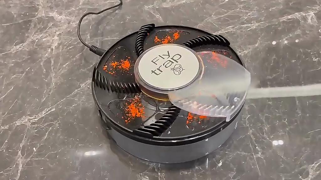 Automatic Fly Catcher Usb Rechargeable Plug-In Physical Fly Catching Kitchen Flytrap Quiet Pest Catcher Insect Reject