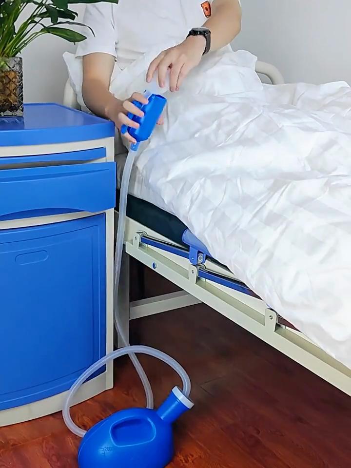 Male Urine Bottle Spill Proof Reusable 2000ML Thicken Long Tube Portable Urinal with Lid for Elderly Patient