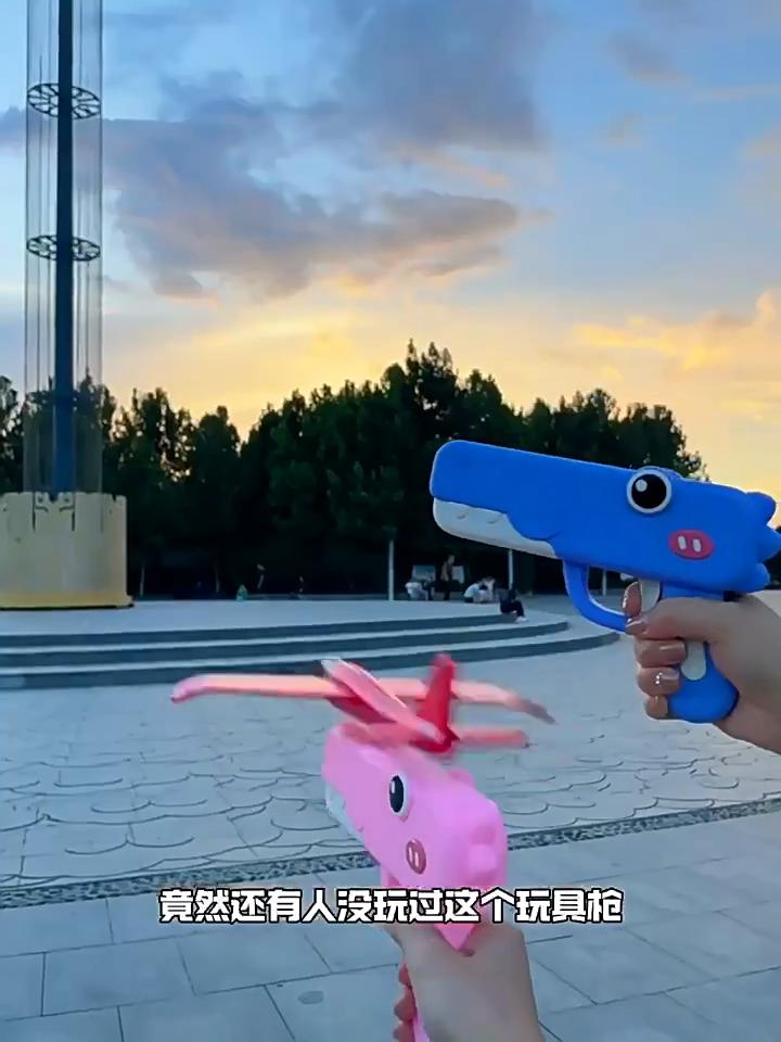 Foam Glider Airplane Launcher Toy, Dinosaur Catapult Gun Aircraft, Outdoor Flying Aircraft with Easy-Load Mechanism, Long Flight Distance Gliders