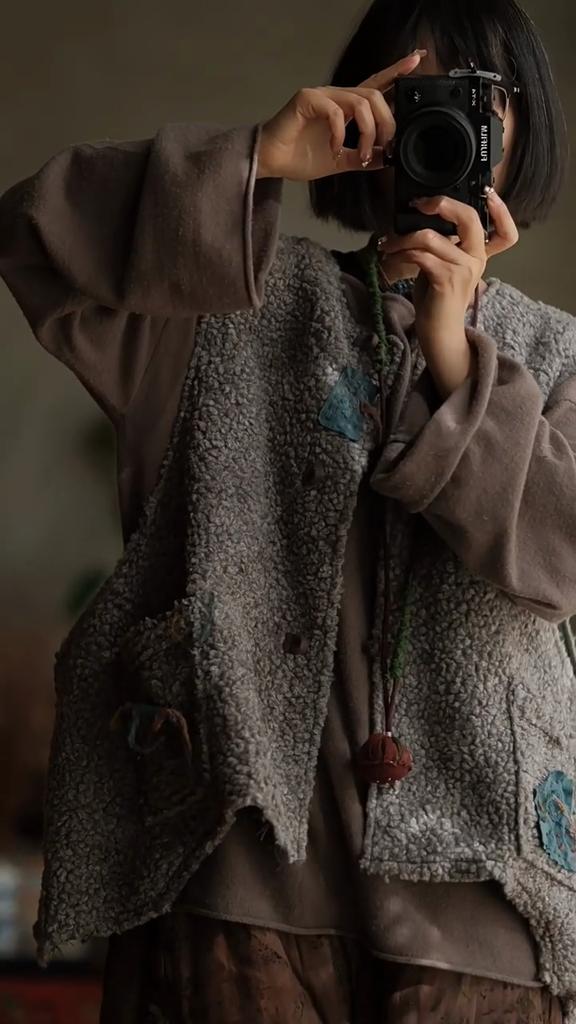 Johnature Dámské vintage bezrukávové kabáty Šedé patchworkové kapsy Knoflík Jaro O-výstřih Čínský styl Dámské kabáty