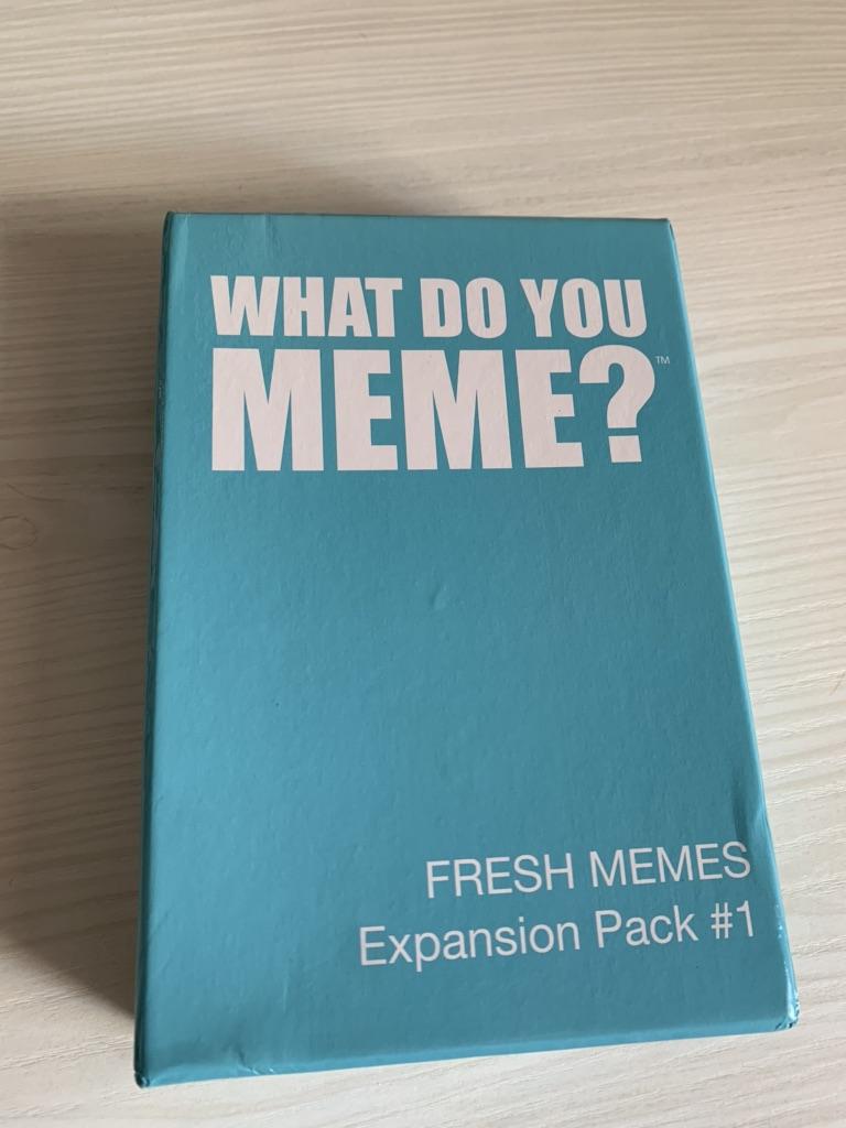 Megableu What Do You Meme? Fresh Memes – Espansione In Francese Con 90 Carte Testo E 25 Carte Immagini, Gioco Da Tavolo Per Serate Con Amici