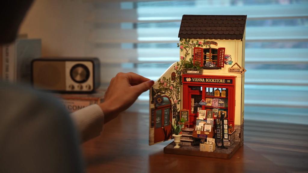 ROBOTIME Rolife 3D Puzzles Vienna Bookstore DIY Miniature House DG183