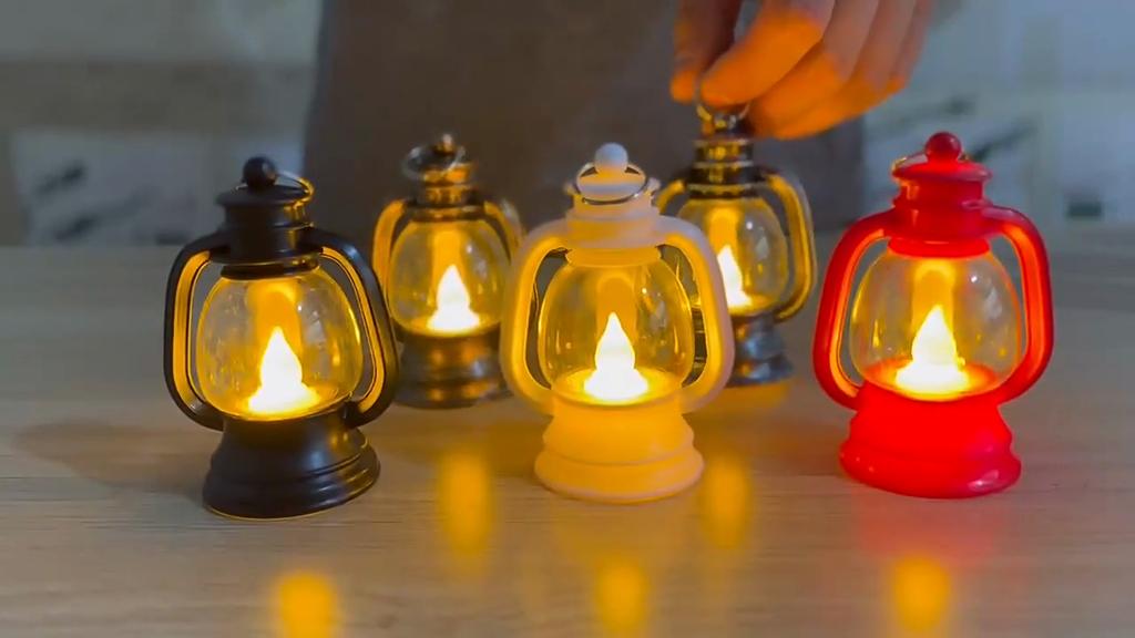 Retro Portable Lantern Vintage LED Light Christmas Decoration Halloween Electronic Candlestick Bar Atmosphere Layout Light