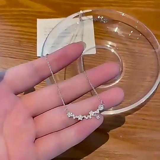 Collier de fleurs en zircon super flash pour femmes, automne et hiver, niche de luxe légère, tempérament, chaîne de clavicule, accessoires courts