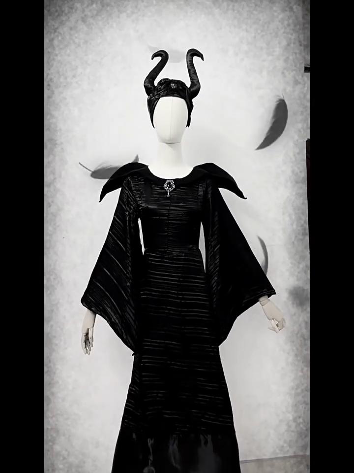 Maleficent Witch Costume Black Dress Cosplay Outfit with Horns and Brooch