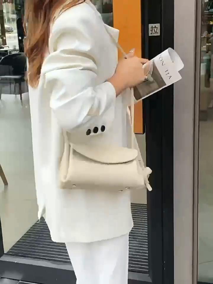 2025 Módní malé dámské kabelky přes rameno Kabelka z pravé kůže z měkké hovězí kůže Dámská crossbody kabelka s ornamentem slona