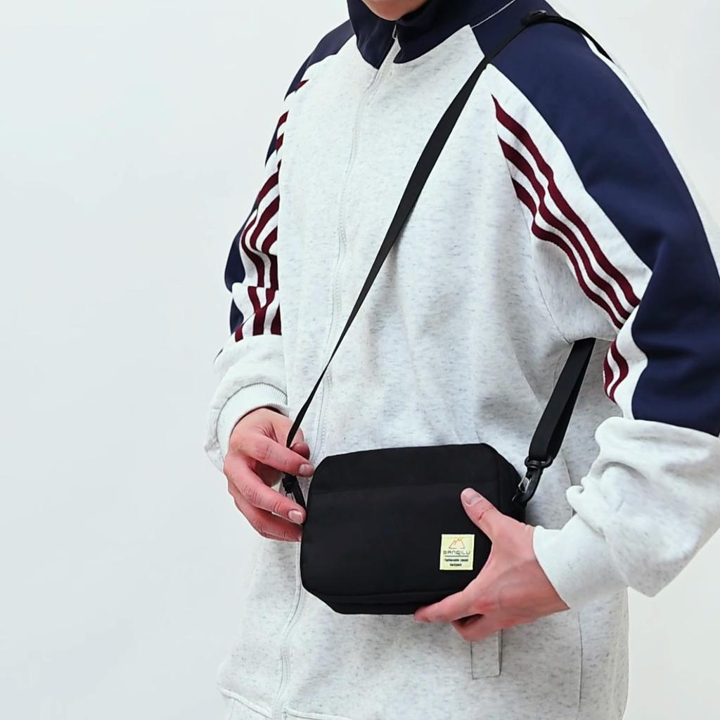 Herren Crossbody-Tasche Mehrschichtige kleine quadratische Tasche Einzelne Schulter Crossbody-Tasche