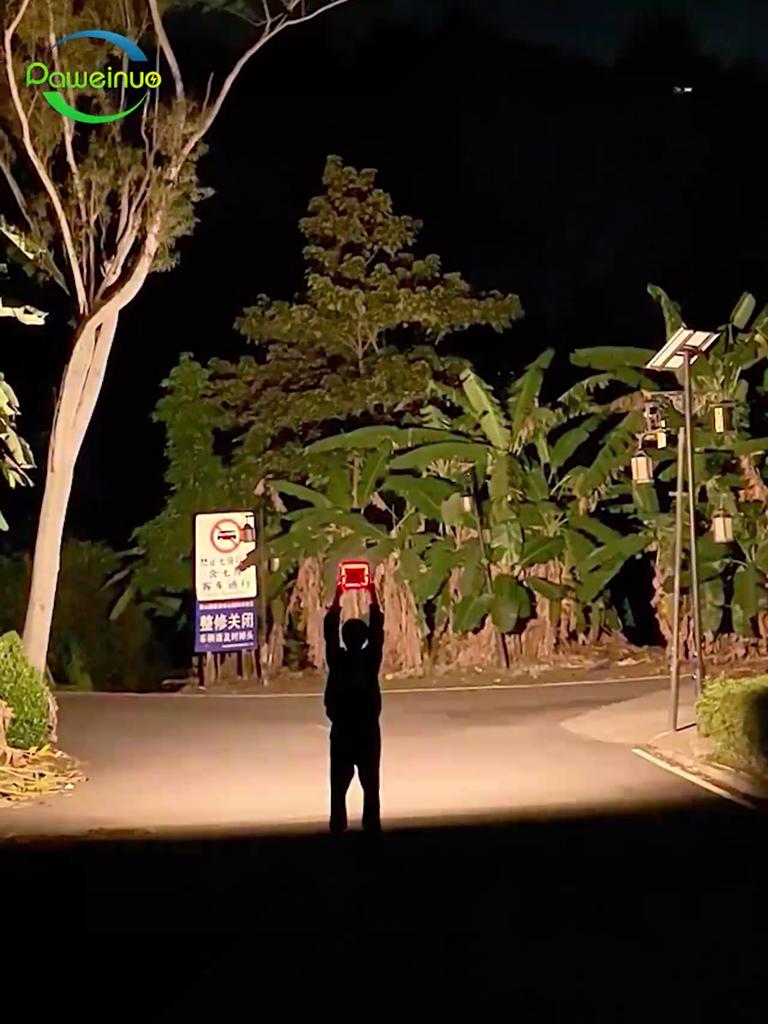 LED Solar Campinglaterne Wiederaufladbarer Outdoor-Flutlichtstrahler Wasserdicht Solare Stromversorgung Reparaturarbeiten Notlampe Powerbank