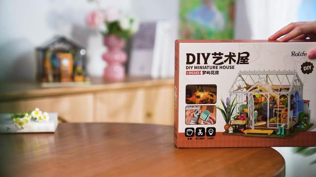 ROBOTIME Rolife 3D Puzzles Dreamy Garden House DIY Miniature House Kit DG163