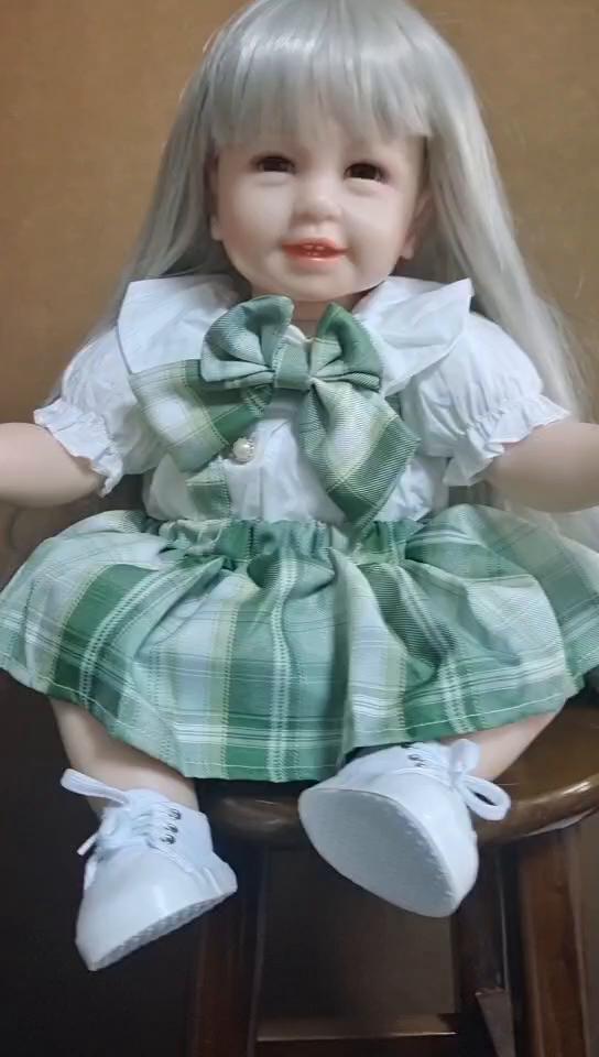 KEIUMI High Quality Reborn Baby Dolls Cloth Body Cute 55 Cm Boneca Reborn Girl with Long Hair Cosplay Smile Bebe Toy