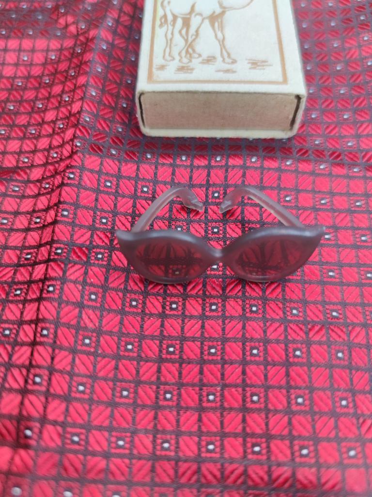 Mini Occhiali Da Sole In Plastica Per Bambole 1/6 (11.5 Cm), Accessori Per Barbie E Ken, Nuovi