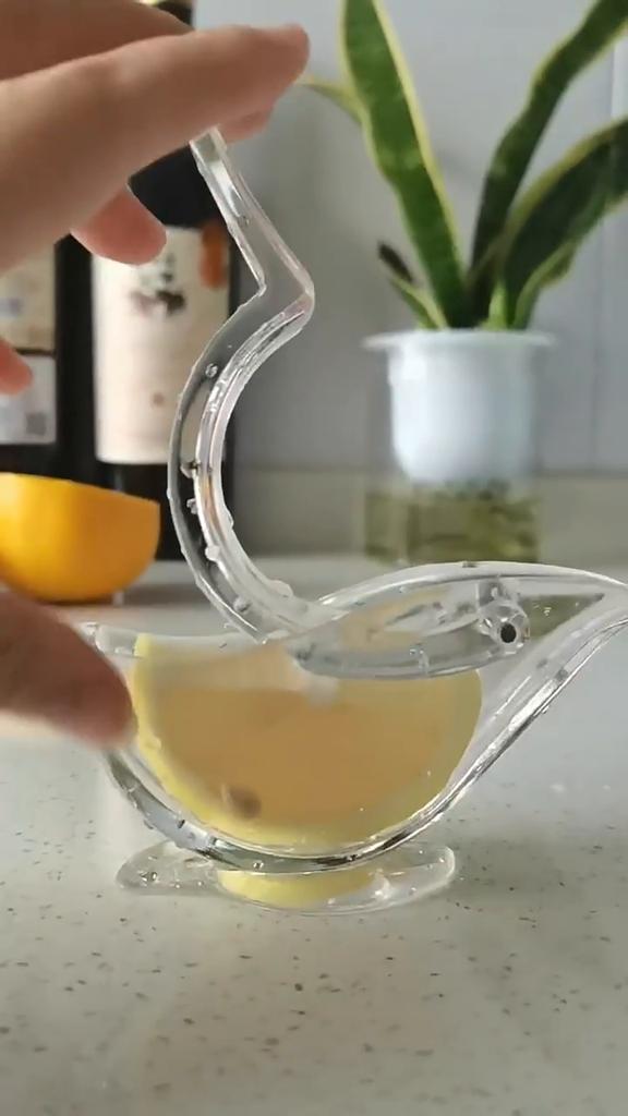 1PC Acrylic Lemon Squeezer Hand Held Lemon Juicer Bird Shape Manual Orange Citrus Press Juicer Squeeze Kitchen Tools