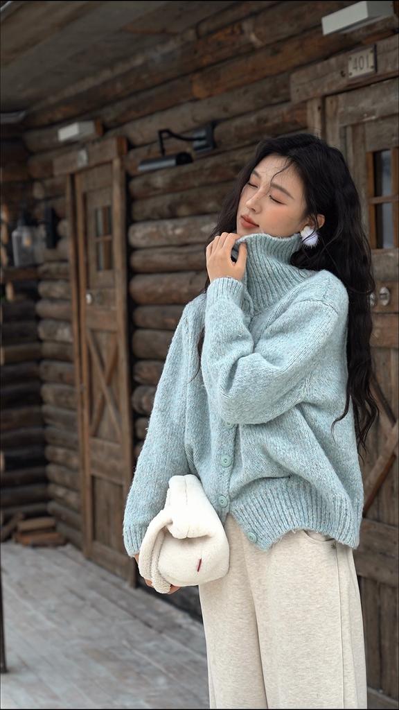 MISHOW Turn Down Collar Wool Blend Sweater Women Solid Single-breasted Tops Thickened Warm Versatile Knitted Cardigan MXD59Z1136