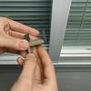 Překlad posuvných okenních zámků Bezpečnostní ochrana Omezovač oken Zámek dveří skříňky Okenní zarážka Vysoce kvalitní domácí kování