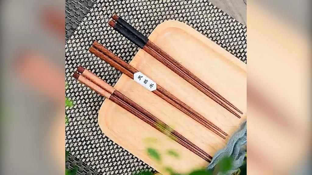 1 Pair Solid Wood Chopsticks Heat Resistant Durable Smooth Surface Environmentally Friendly Food Grade Eating 3