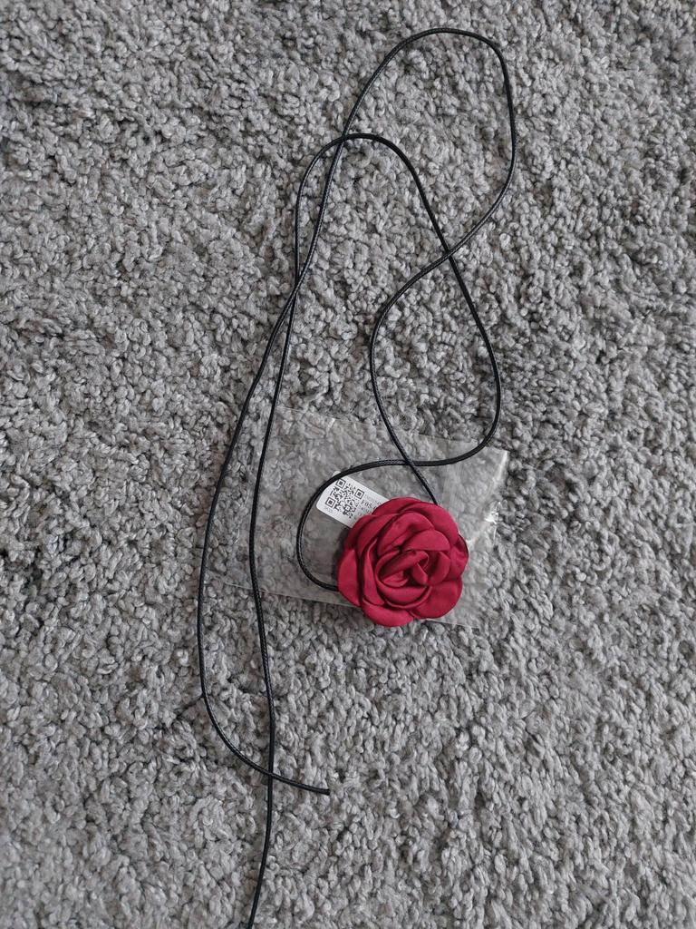 Xduargs Collana Boho con Fiori di Rosa Collana con Fiori di Rosa Nera Collana Girocollo con Camelia Vintage Punk Regolabile a Grappolo con Catena di Fiori Collana di Gioielli per Donne