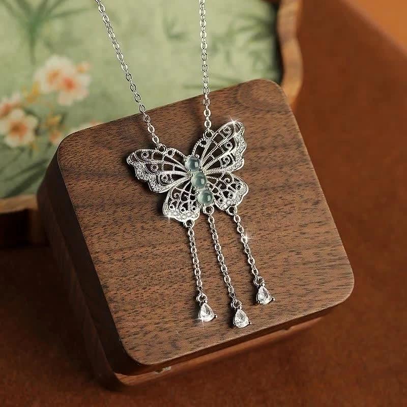 Natürlicher Jadeit Filigran Hohl Fransen Schmetterling Anhänger S925 Sterlingsilber Neue Chinesische Halskette Schmetterling Schlüsselbein Kette Feiertagsgeschenk