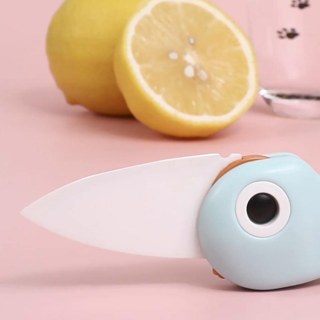Penguin Creative Cartoon Ceramic Knife Folding Knife Fruit Knife Kitchen Knife Portable  Small Knife Peeling Knife