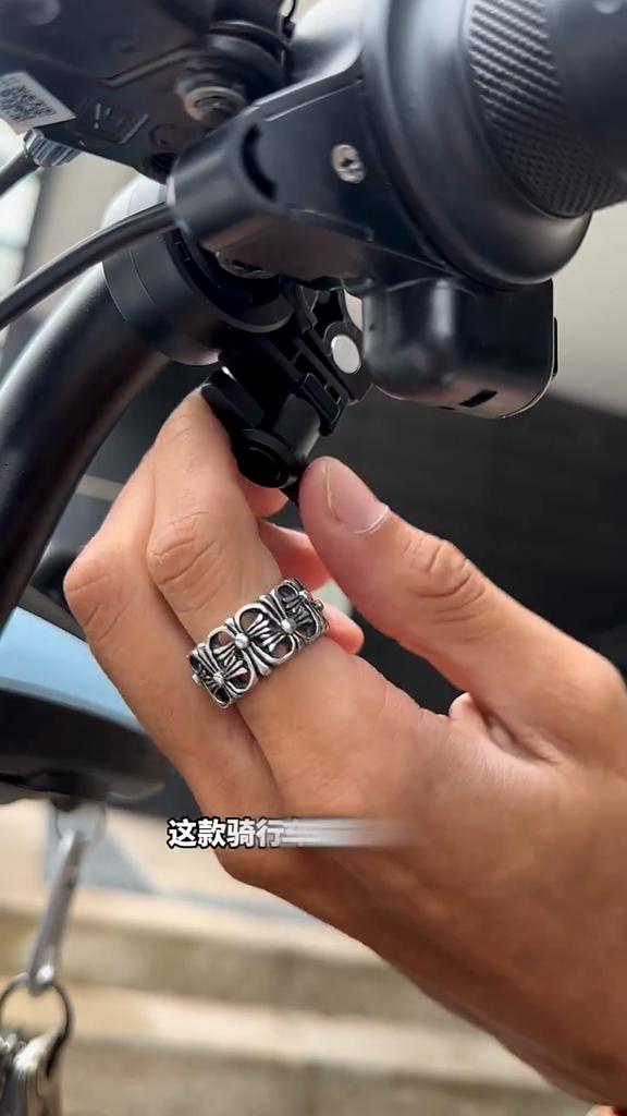Universal Motorcycle Phone Mount | 360° Adjustable, Shockproof, 12-18 Cm Devices, Fits Handlebars 18-38 Mm, Durable Ball Joint