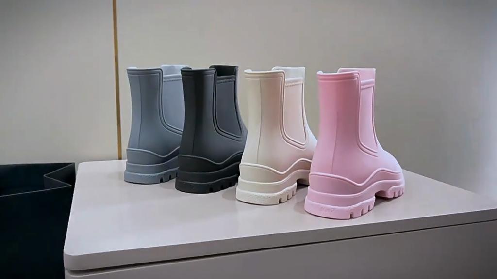Chelsea Women's Rain Boots Plastic Waterproof Shoes Outdoor Lightweight Water Shoes Non-slip Rubber Shoes