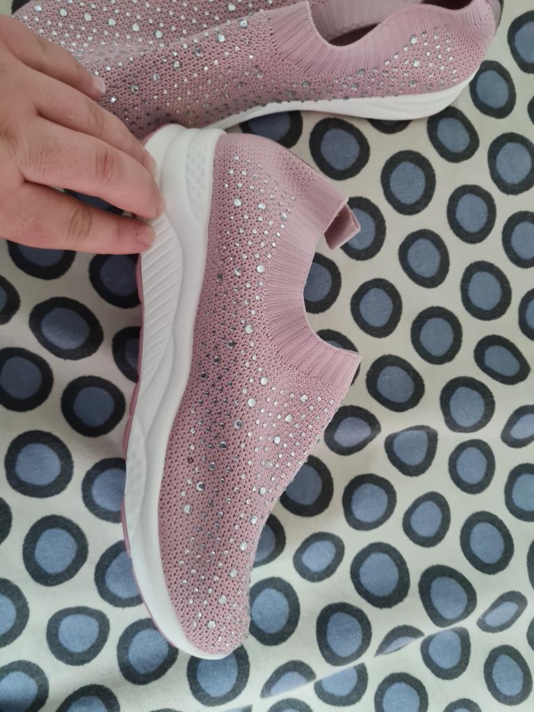 Mesdames Womens New Ella Diamante Skater Escarpins Sparkly slip on trainers Size 3-8 Mesdames Womens New Ella Diamante Skater Escarpins Sparkly slip on trainers Size 3-8