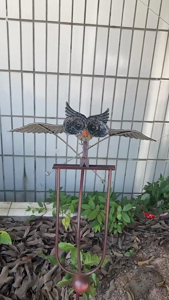 Sculpture Vivid Kinetic Wind Spinner Garden Metal Eagle Wing Flapping Outdoor Decor Home