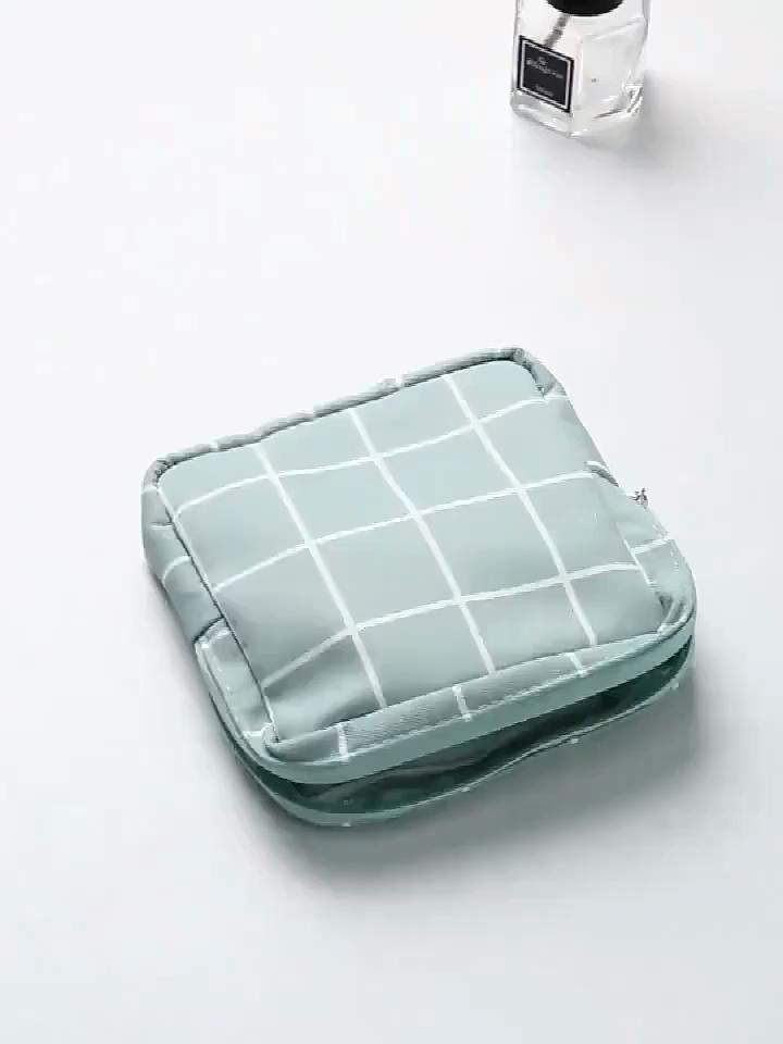 Stylish Black Polyester Tampon Organiser - Portable Large Capacity Cosmetic and Small Item Organiser with Art Print Design