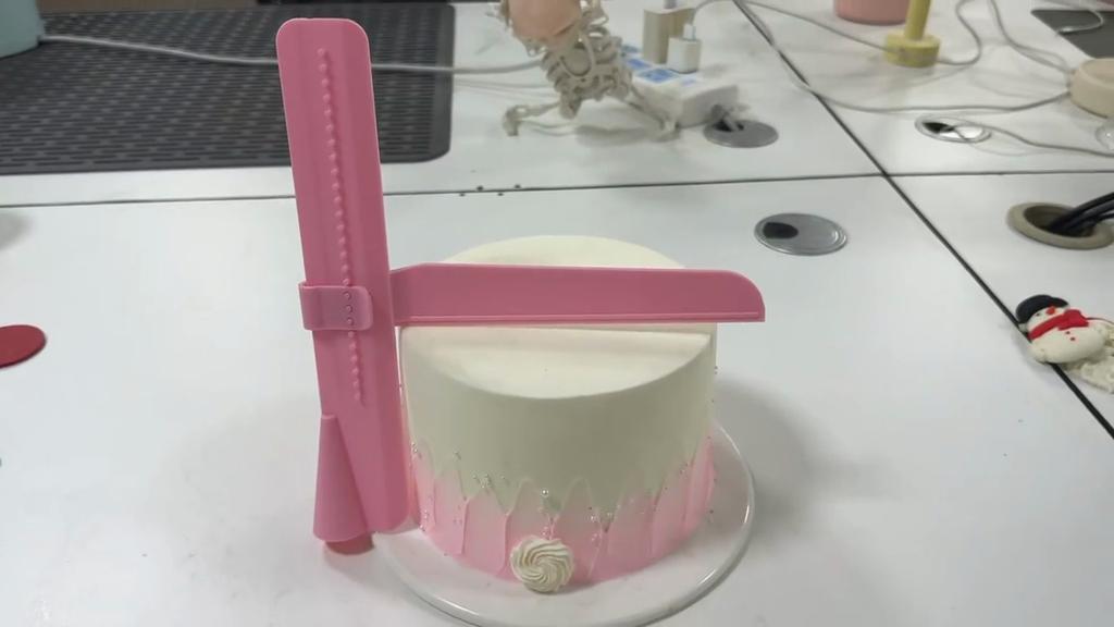 Plastic Dough Scraper Set Multifunctional Kitchen Scraper Baking Tool for Dough Cake Cream and Food Preparation