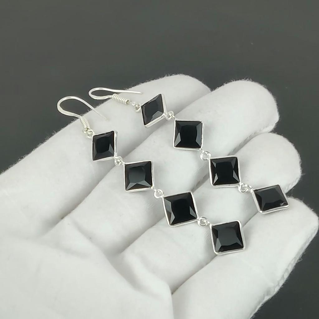 Kolczyki z kamieniem szlachetnym czarny spinelu, Kolczyki ze srebra próby 925, Ręcznie robione srebrne kolczyki na prezent, Wiszące kolczyki z czarnym spinelu Prezent na przyjęcie urodzinowe