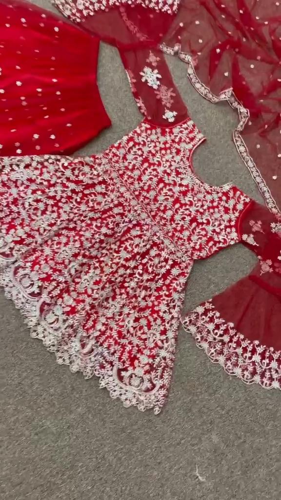 Представляем новую партию были красивые тяжелые вышивки топ-плаццо с дупаттой