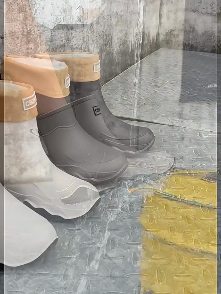 Men's and Women's Rain Boots, Mid-tube Outdoor Motorcycle Tide Waterproof Shoes, Thick-soled Rubber Shoes, Lightweight Overshoes