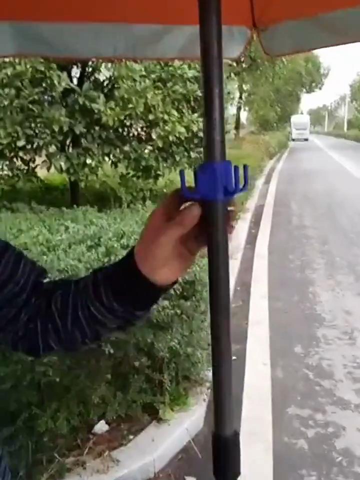 Przenośny Haczyk Wieszak na Parasol Plażowy Outdoorowy Wszechstronny Oszczędzający Miejsce Czteroramienny Haczyk Użyteczne Odporne na Zużycie Akcesoria do Parasola