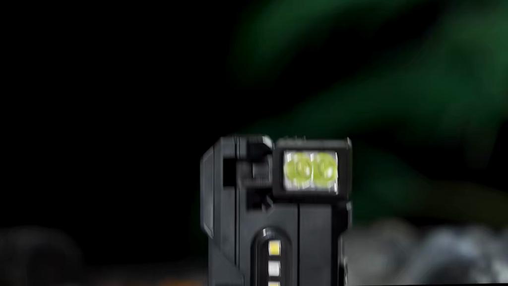 Oppladbar Dobbel Lys Lommelykt Roterbar Lomme Arbeidslampe med Metallklips EDC Lommelykt for Utendørs Camping Fotturer Nød