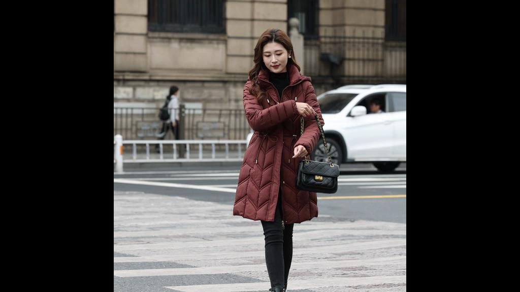 Elegantní zimní kabáty pro ženy středního věku s kapucí, slim, ležérní, silné, teplé, dlouhé parky, dámské bundy