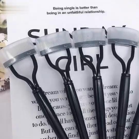 Spazzola per ciglia con manico lungo, facile da riporre e pulire, con copertura antipolvere, pieghevole, riutilizzabile, accessorio di bellezza per ragazze.