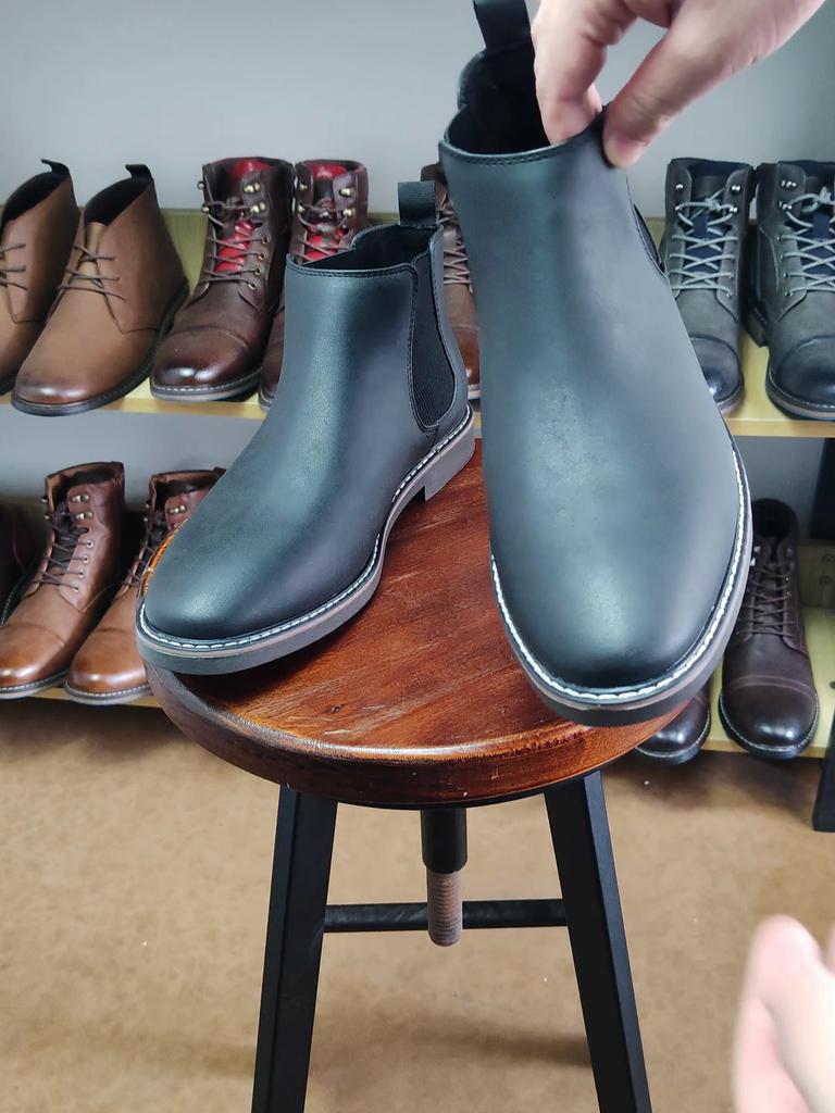 Chelsea Boots Men Retro Brand 2026 Casual Comfortable Fashion Boots Leather